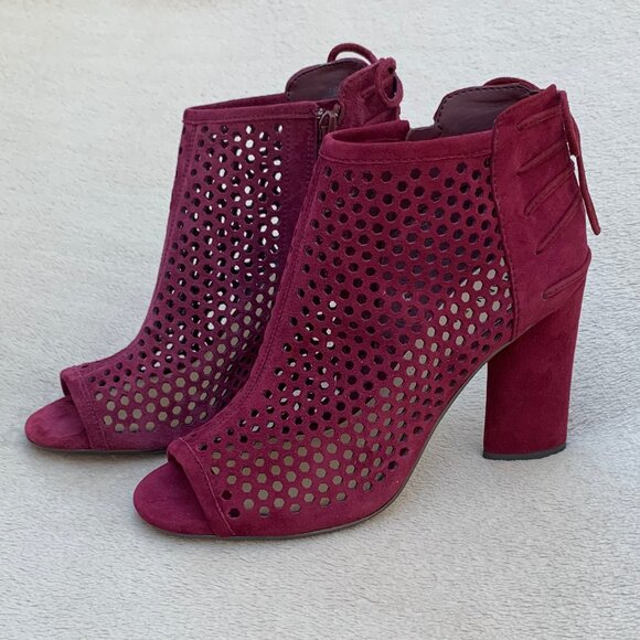 Gianni Bini Perforated Burgundy Suede Peep Toe Booties Sz 7.5 - Picture 7 of 15